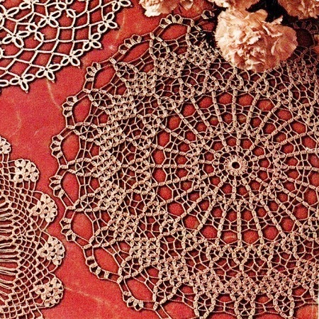 Brocade doily pattern